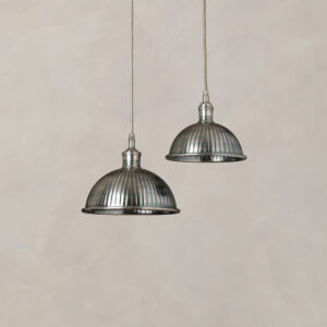 image show both large and medium sized lights